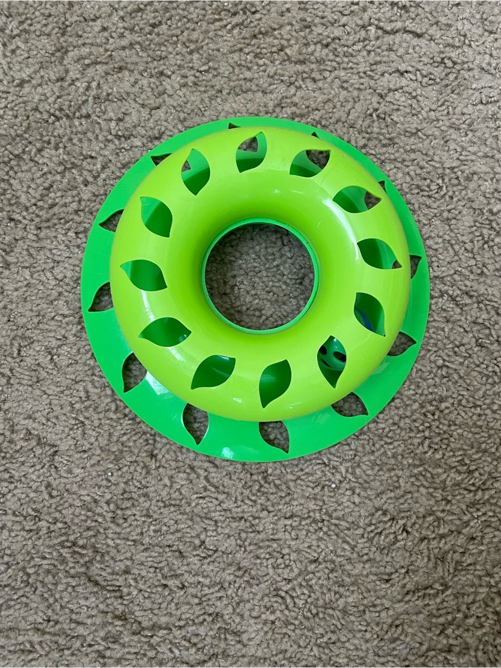 Interactive Cat Toy Ring in Bright Green - Engaging Spinner Toy